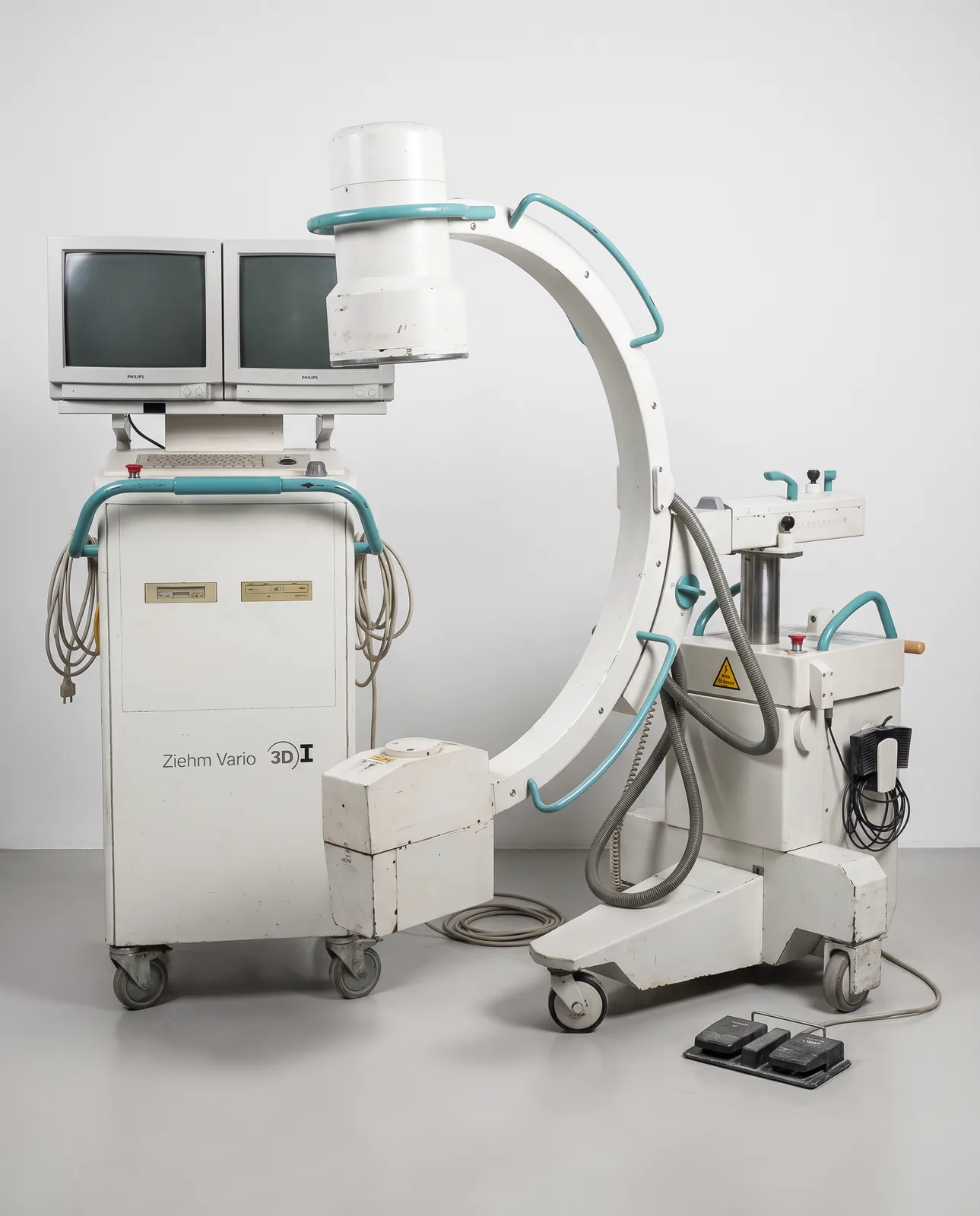 جهاز أشعة متنقل Ziehm Vario 3D بنظام C-Arm